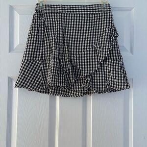 Black and White Checkered Skirt with Elastic Waistband